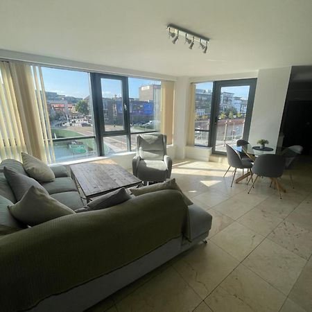 Fabulous And Sunny 2 Bed Apartment, In City Centre Cork Esterno foto