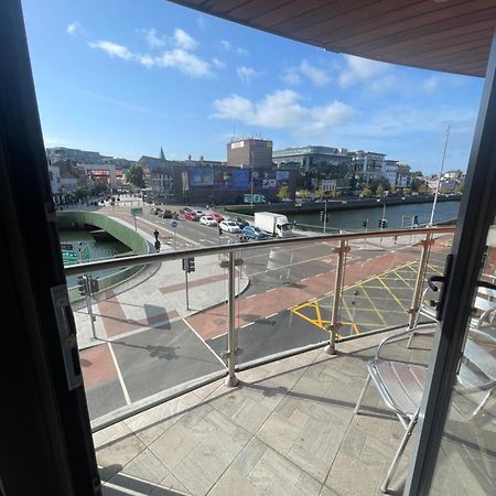 Fabulous And Sunny 2 Bed Apartment, In City Centre Cork Esterno foto