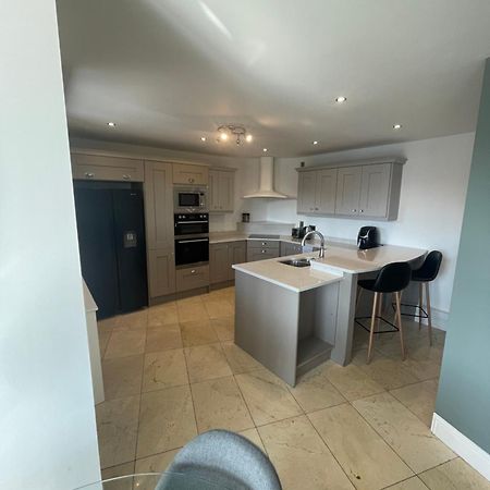 Fabulous And Sunny 2 Bed Apartment, In City Centre Cork Esterno foto